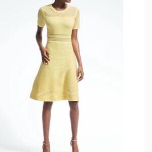 Banana Republic lemon drop knit Midi short sleeve dress Size Large